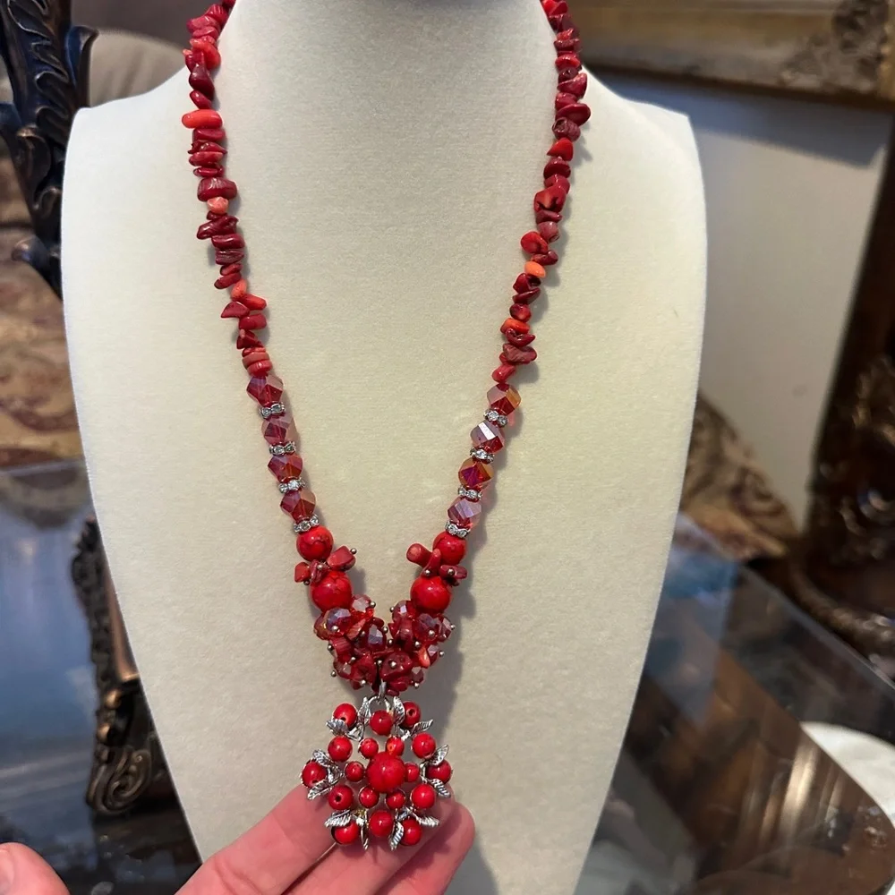 Elegant Red Beaded Necklace - Picture 3 of 6